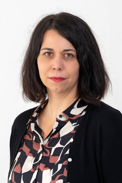 A picture of Prof. Dr. Stefanie Middendorf.