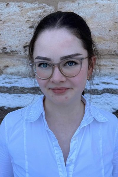 A picture of Nina Huwer.