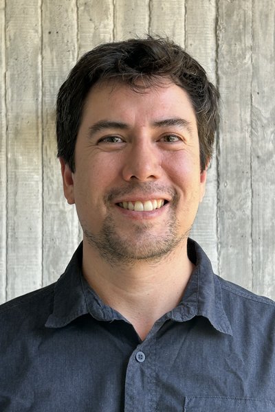 A picture of Dr. Felipe Torres.