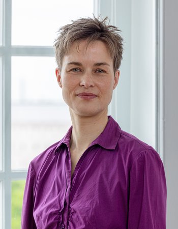 A picture of Bettina Müller.