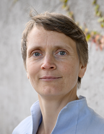 A picture of Prof. Dr. Alena Bleicher.