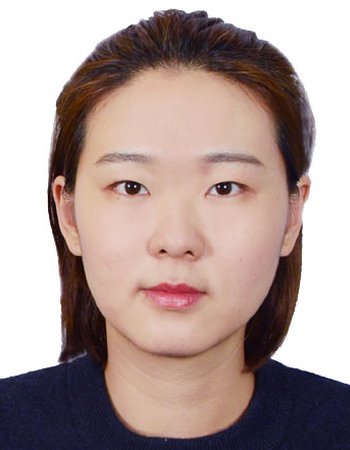 A picture of Yuxuan Ren.