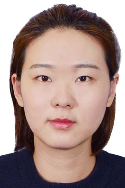 A picture of Yuxuan Ren.