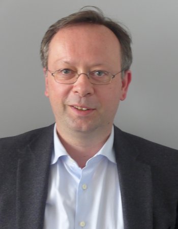 A picture of Prof. Dr. Achim Seifert.